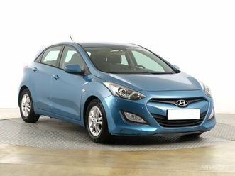 1.4 cvvt,2013,park. senzory,vyhřívání sedaček