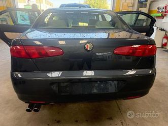 pincher nano marrone