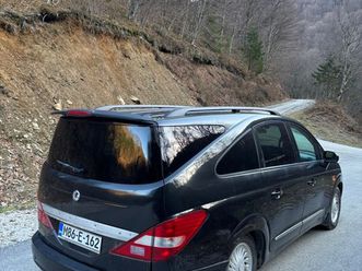 ssangyong rodius dizel 2005 2.7 125kw manuelni