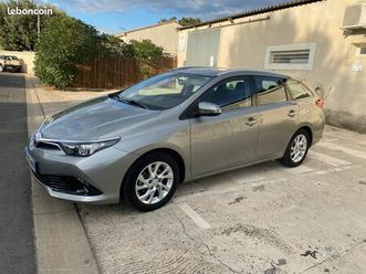 toyota auris sports touring hybride 136h dynamic