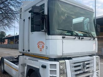 renault magnum 2004 dakar