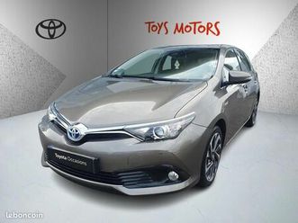 toyota auris 136h design