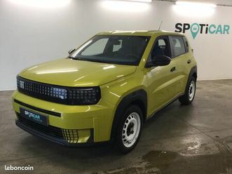 fiat grande panda electrique 113ch red