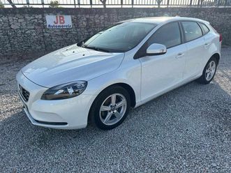 volvo v40 2.0 d2 momentum
