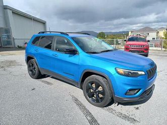 used 2023 jeep cherokee altitude