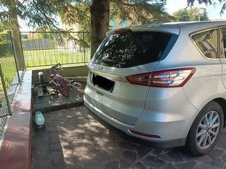 macchina ford s max