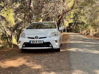 toyota - prius executive