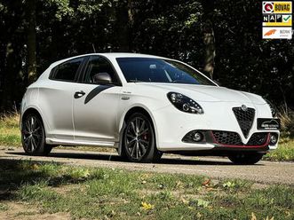 alfa romeo giulietta - 1.750 turbo veloce | clima | cruise | navi | xenon | sportstoelen | leder/alcantara |