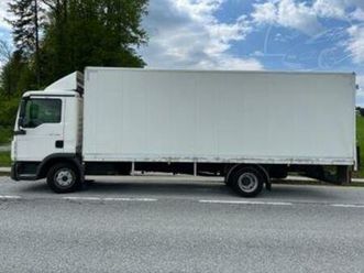 man tgl eur5 7.5t skříň 7.3m regály
