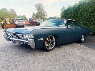 custom sport sedan 5.4 v8 hydra-matic