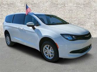 2022 chrysler voyager lx