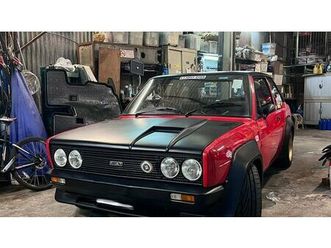 1980 fiat 131 rouge manuel, 5 vitesses conduite à droite...