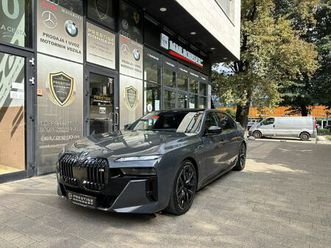 bmw serija 7 m760e *xdrive*svj. panorama*b&w*360°rolo*kuka*, 2025 god.