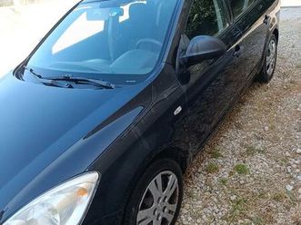 autovettura kia cee'd sw