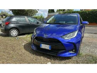 toyota yaris 1.5 hybrid 5 porte trend
