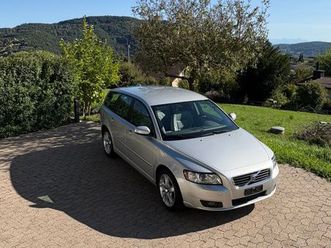 volvo v50 2.0d summum - seltene gelegenheit/zustand sehr gut