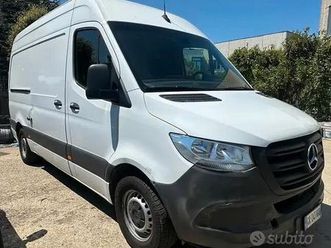 mercedes-benz sprinter f32/30 211 cdi fwd tn furgo