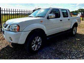 2017 nissan np300 2.4i 4x4 double-cab