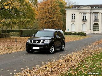 tres belle nissan pathfinder 2.5 dci 4x4 pack exclusive toutes options gps pr - clim auto-cuir-reg vitesse- bluetooth-camera- 7places