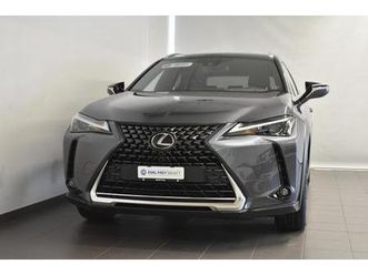 lexus ux 250h comfort: réserver un essai sur route !