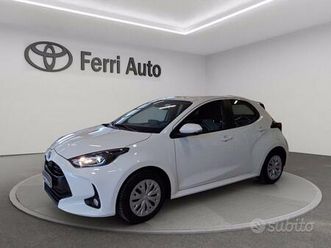 toyota yaris 1.5h active
