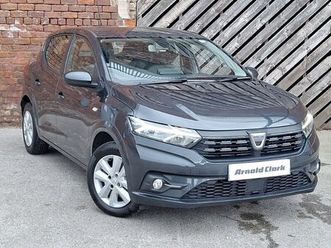 2022 dacia sandero 1.0 tce comfort (90bhp)