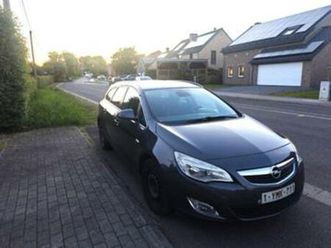 ② opel astra j 2012 1.7 cdti 110 sports tourer 300000km — opel — 2ememain