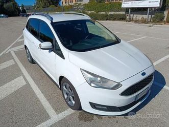 ford grand cmax 7 posti