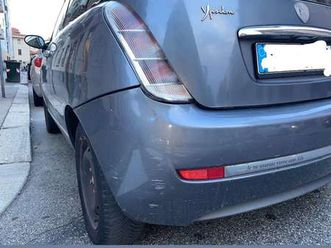 ypsilon 1.2 8v argento