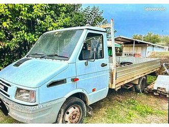 camion iveco 35-10 plateau