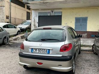auto peugeot 206