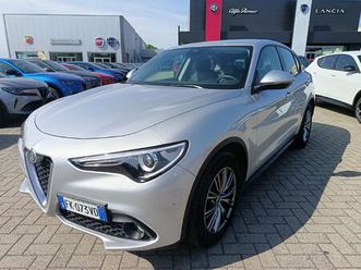 alfa romeo stelvio stelvio 2.2 turbodiesel 180 cv at8 q4 executive del 2017 usata a alessandria