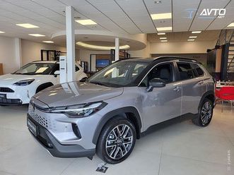 toyota corolla cross 2.0 hev style bi-tone