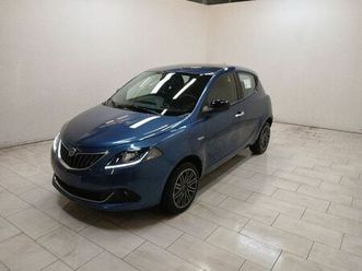lancia ypsilon 1.0 firefly hybrid gold s&s 70cv 5p.ti