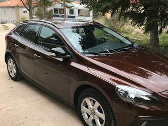 volvo v40 cross country d2 diesel