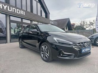 hyundai i30 1.0 t-gdi 100 premium - navigacija