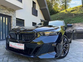 bmw serija 5: 520xd -360kamera-head up-hlajenje sedežev-carbon