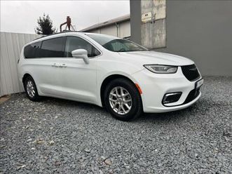 chrysler pacifica 3,6 l v6 7míst kůže acc dph