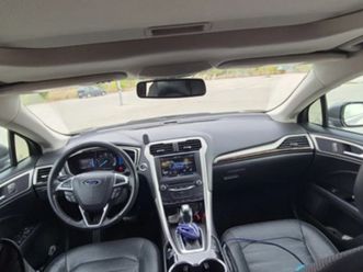 se vinde ford fusion hibrid plug-in