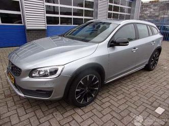 volvo v60 cross country - v-60 2.0 t5 nordic+