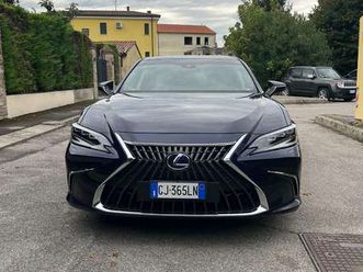 es 300h 2.5 luxury cvt