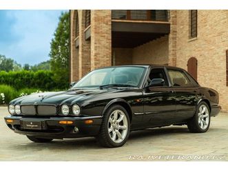 jaguar xjr 2000