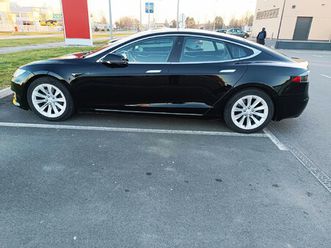 tesla model s, 12/2017. godište, pomični krov, mcu2, 124 000km,4x4, autopilot zimski set