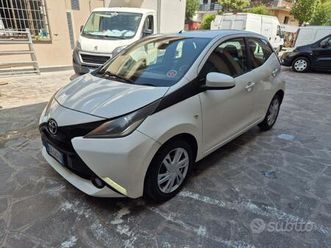 toyota aygo 1.0 vvt-i 69 cv 5 porte x-cool