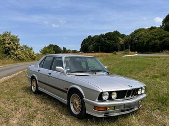 bmw série 5 m535i (e28) m30 3,5i 218cv
