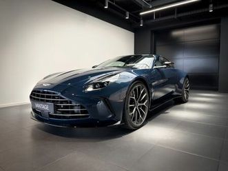 aston martin vantage coupé - q seychelles blue - b&w