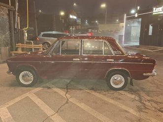 lada / ваз 2103 an. 1975