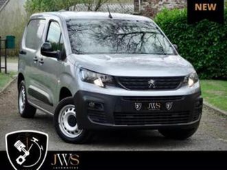 ② peugeot partner 1.5hdi 130 eat8 * carplay - 3 places - 6p * — peugeot — 2ememain