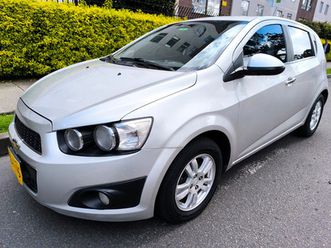 chevrolet sonic 1.6 lt 5 p