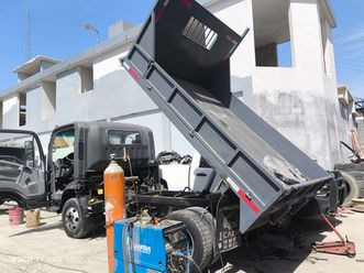 isuzu elf 400 plataforma materialista